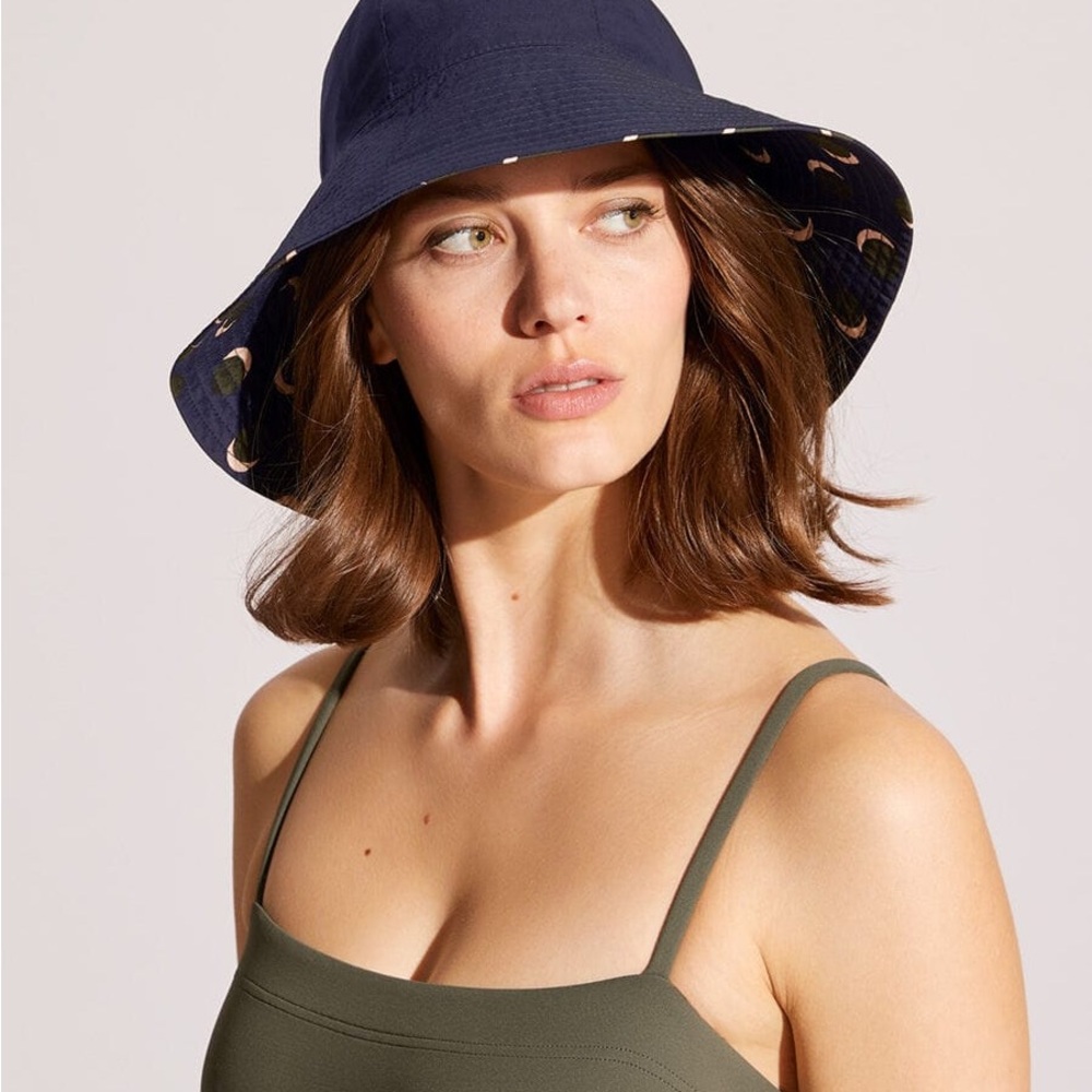 Eres Reversible Bob Bucket Hat